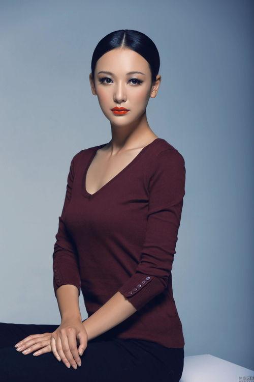 杨舒 资料,才华横溢的艺术家与她的艺术之路